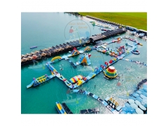 Équipement de parc aquatique gonflable pour plage d'obstacles